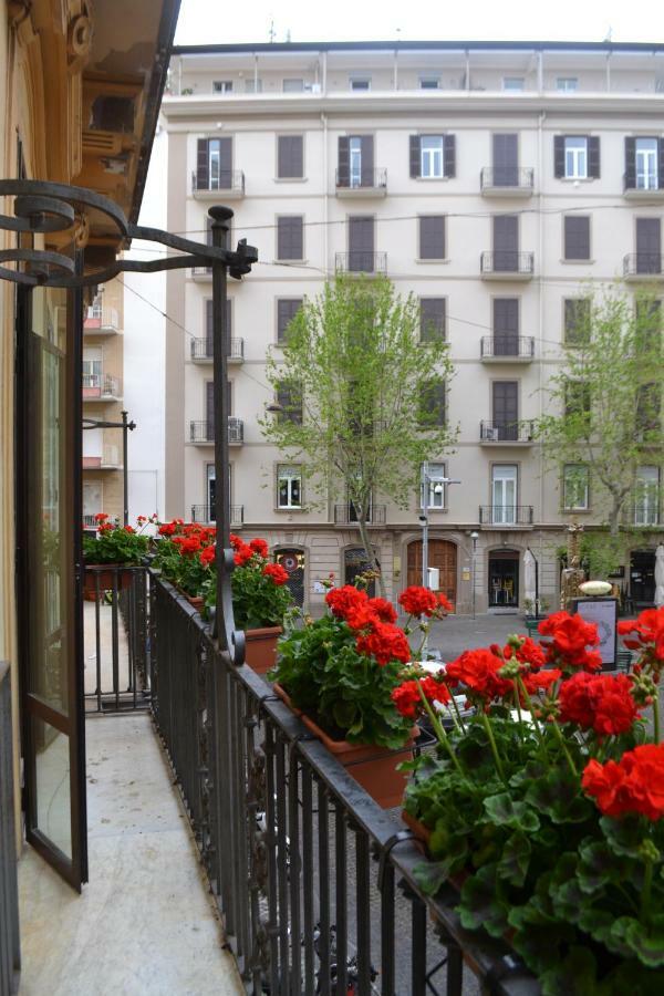 나폴리 Il Balcone Sulla Piazza 빌라 외부 사진